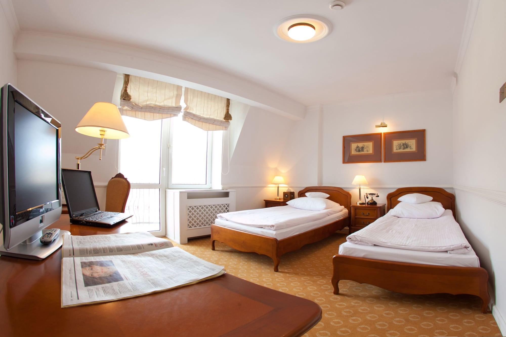 שצ'קלארסקה פוראובה Hotel Szrenicowy Dwor מראה חיצוני תמונה